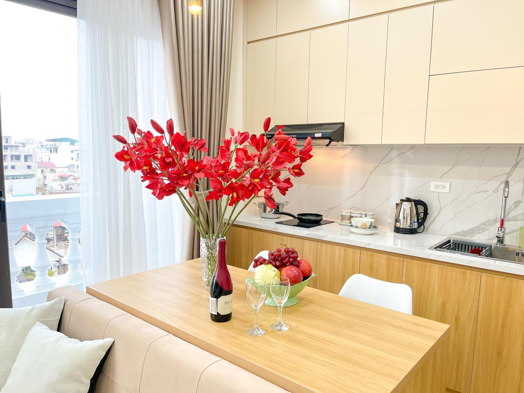 Amazing Housing Lac Long Quan ฮานอย ภายนอก รูปภาพ